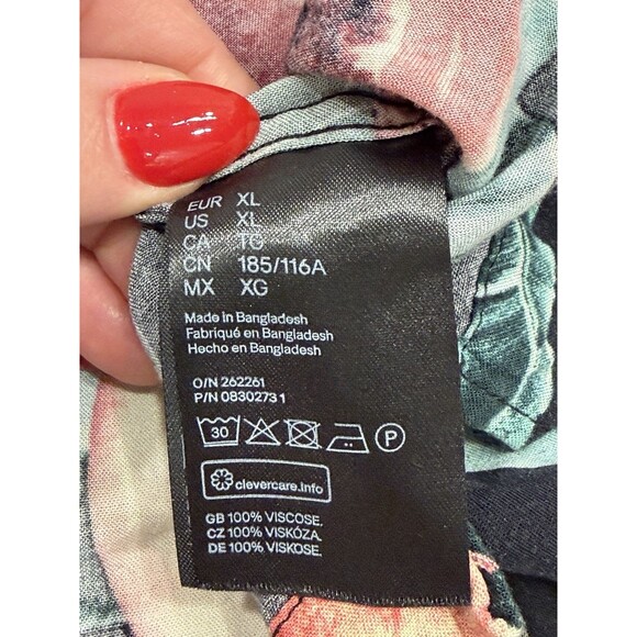 H&M Hawaiian Shirt Mens XL Black Floral Short Sleeve Fruit Tropical Vacation - Picture 5 of 9